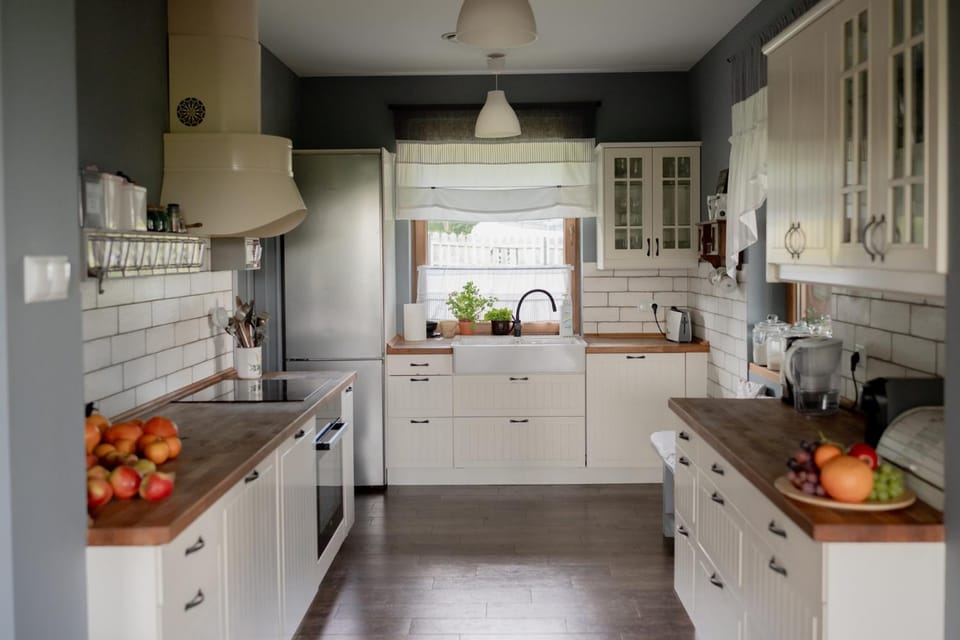 Kitchen or kitchenette, dishwasher, oven, pet friendly, stove