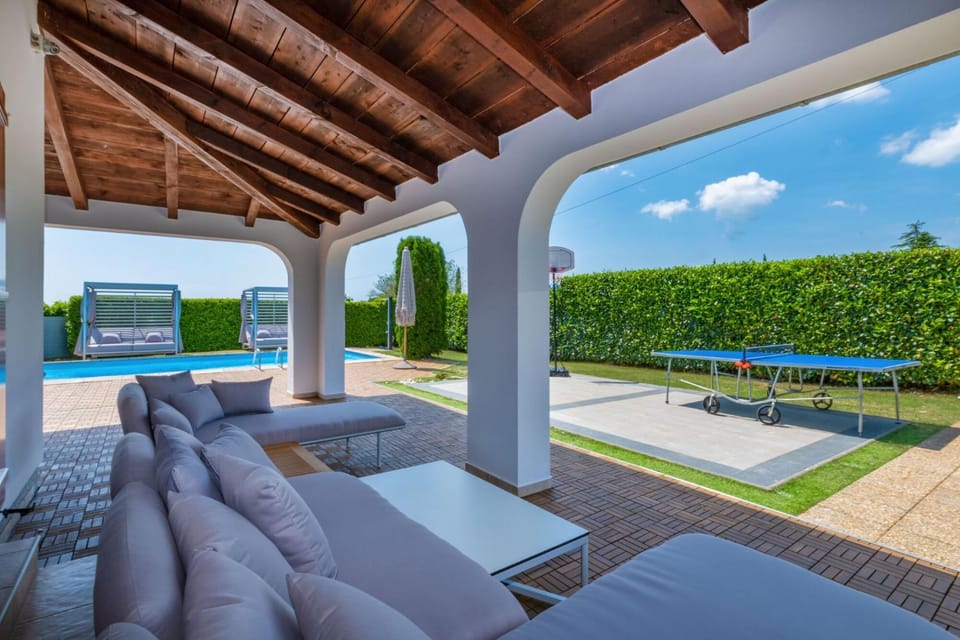 Patio, Day, Garden, View (from property/room), Balcony/Terrace, Seating area, Garden view, Pool view, Swimming pool, sunbed