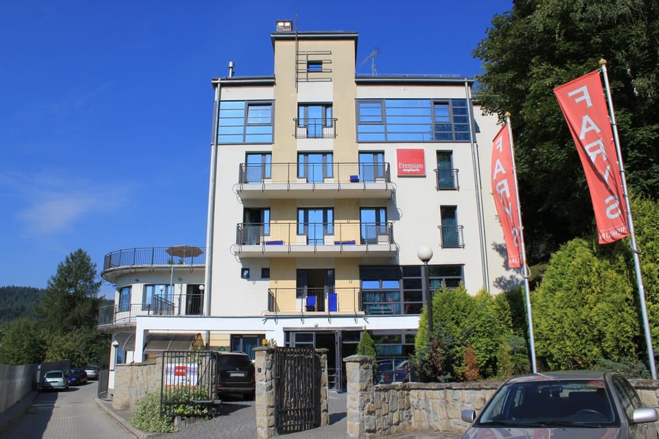 Property building, Facade/entrance, Day