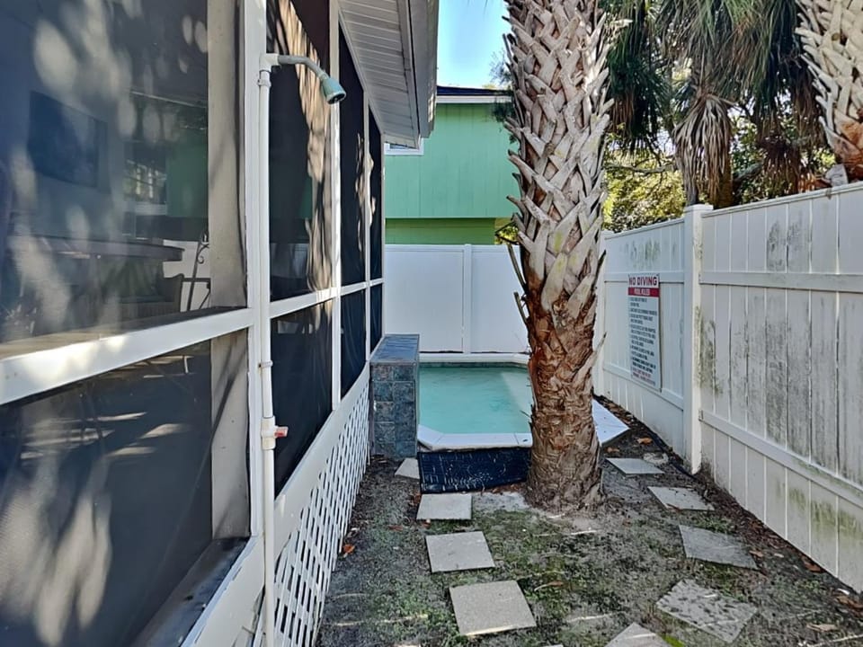 Under The Tybee Sun by Tybee Vacation Rentals House in Tybee Island