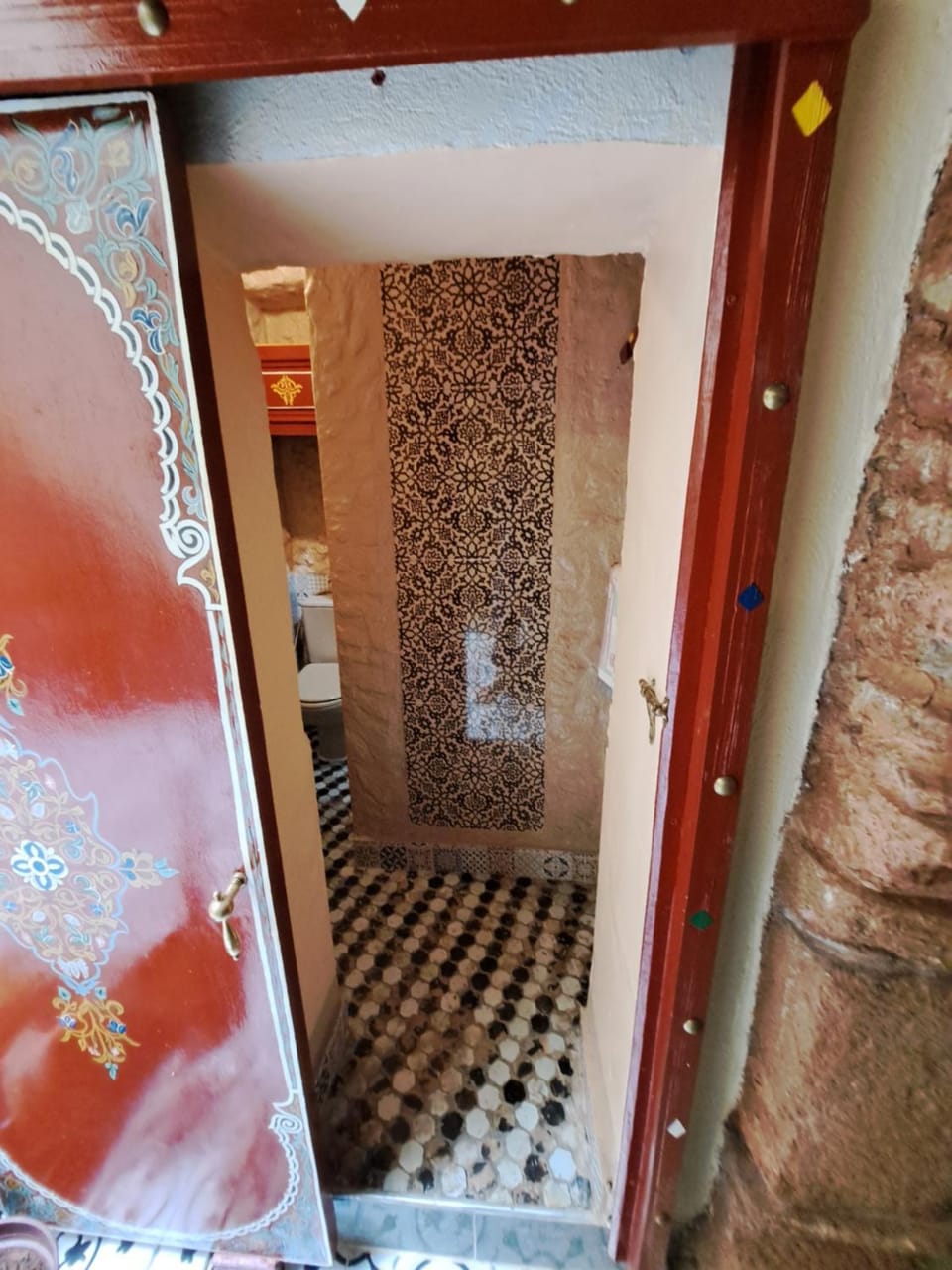 Shower, Bathroom, Internal: Not applicable to any particular room