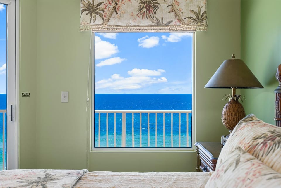 Beachfront Bliss Luxe 3BR Condo at Marisol Complex Apartment in Long Beach