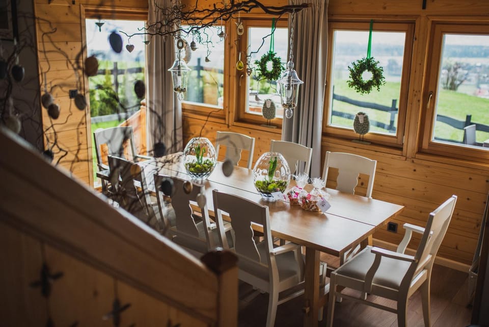 View (from property/room), View (from property/room), Living room, Food and drinks, Banquet/Function facilities, Seating area, Dining area, Food