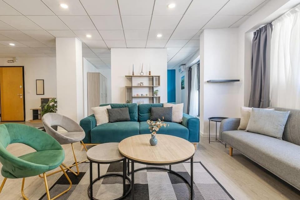 Maricool Minimal Spacious Downtown Loft Apartment in Heraklion