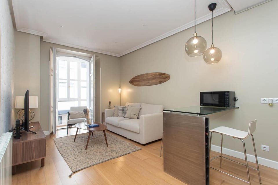 Communal lounge/ TV room, Bed, TV and multimedia, Living room, Photo of the whole room, Dining area