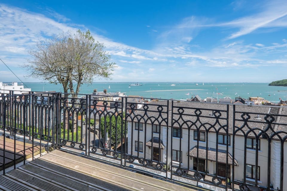 Property building, Nearby landmark, Day, Natural landscape, View (from property/room), Balcony/Terrace, Beach, Sea view