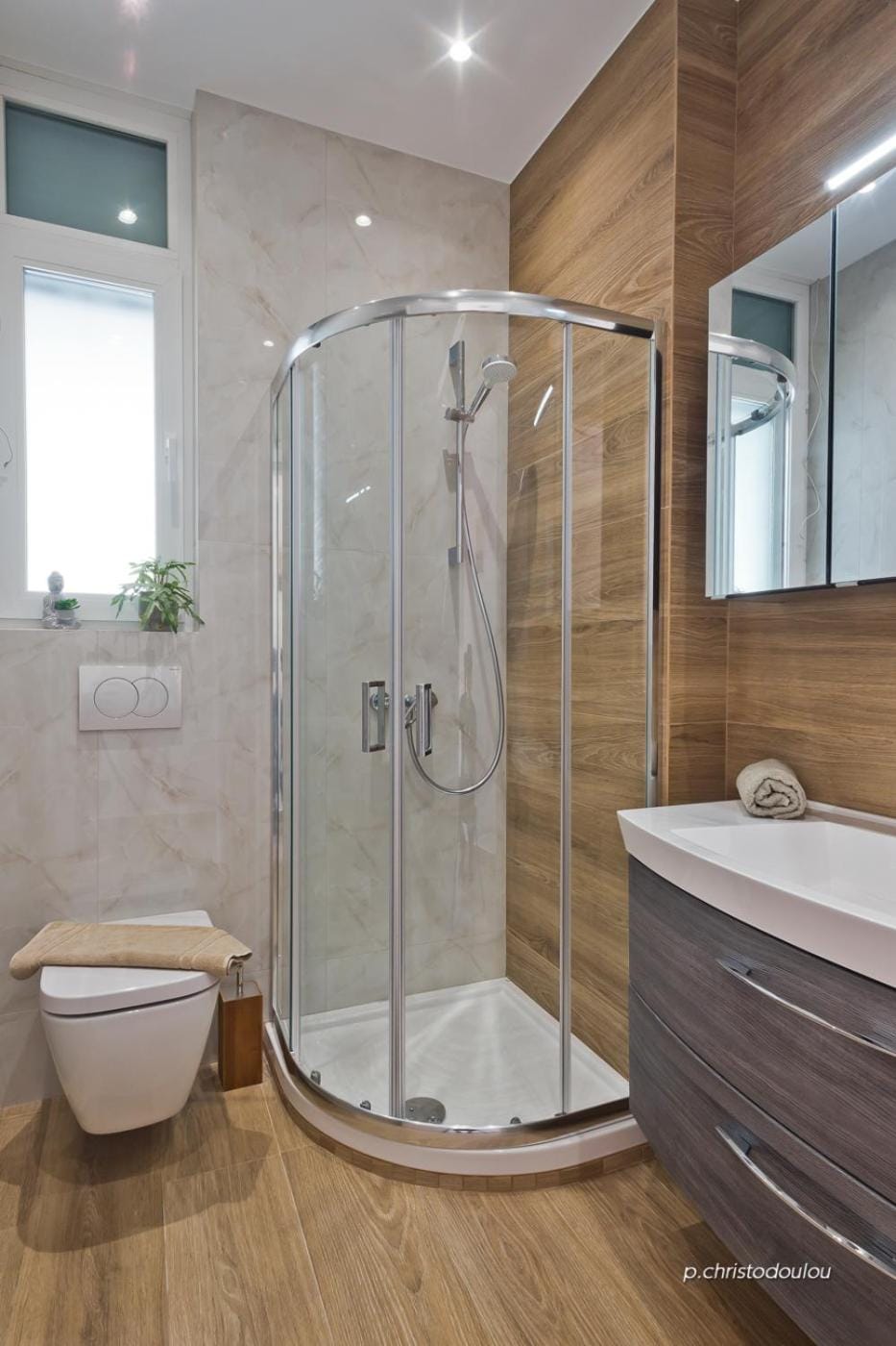 Shower, Toilet, Bathroom, towels