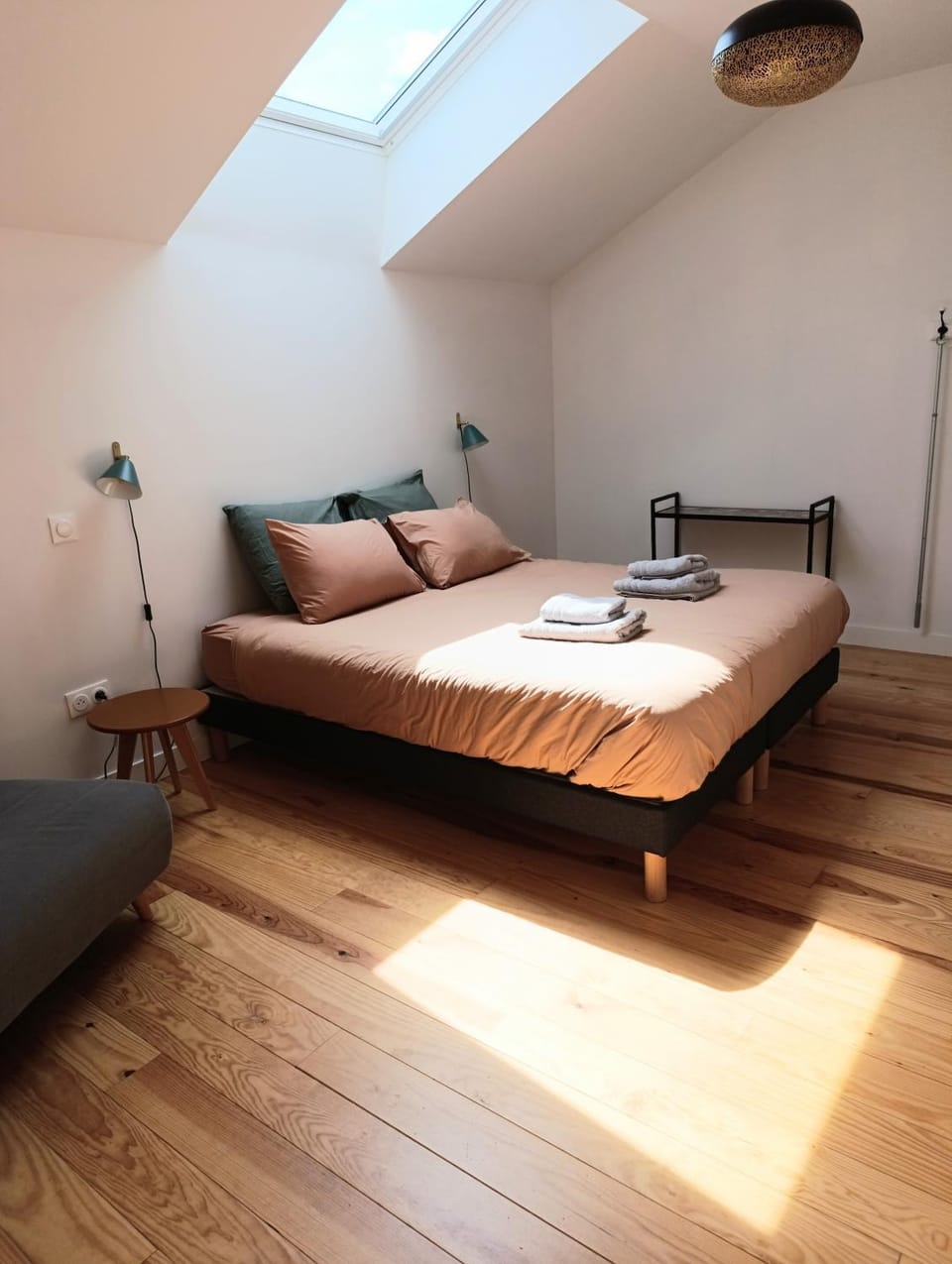 Bed, Photo of the whole room, Bedroom