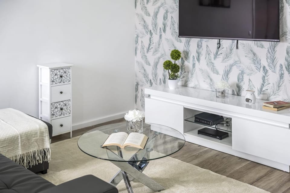 Communal lounge/ TV room, Living room