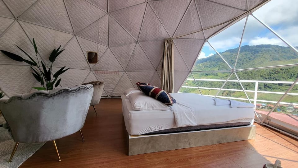 Syameen's Glamping Dome - Queen Bed House in Sabah