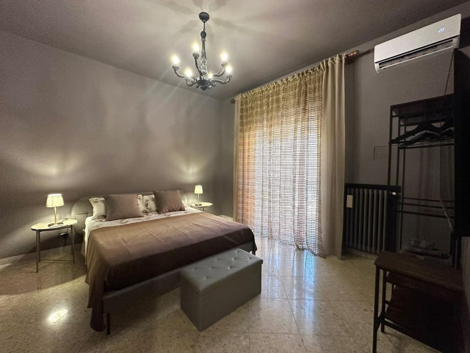 Bed, Photo of the whole room, Bedroom, air conditioner