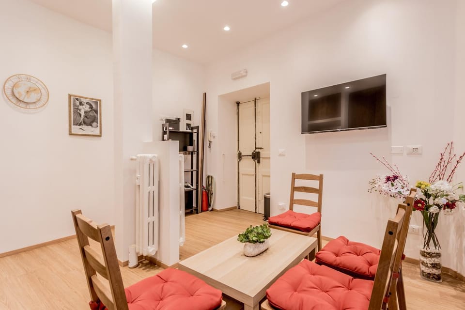 Communal lounge/ TV room, TV and multimedia, Living room