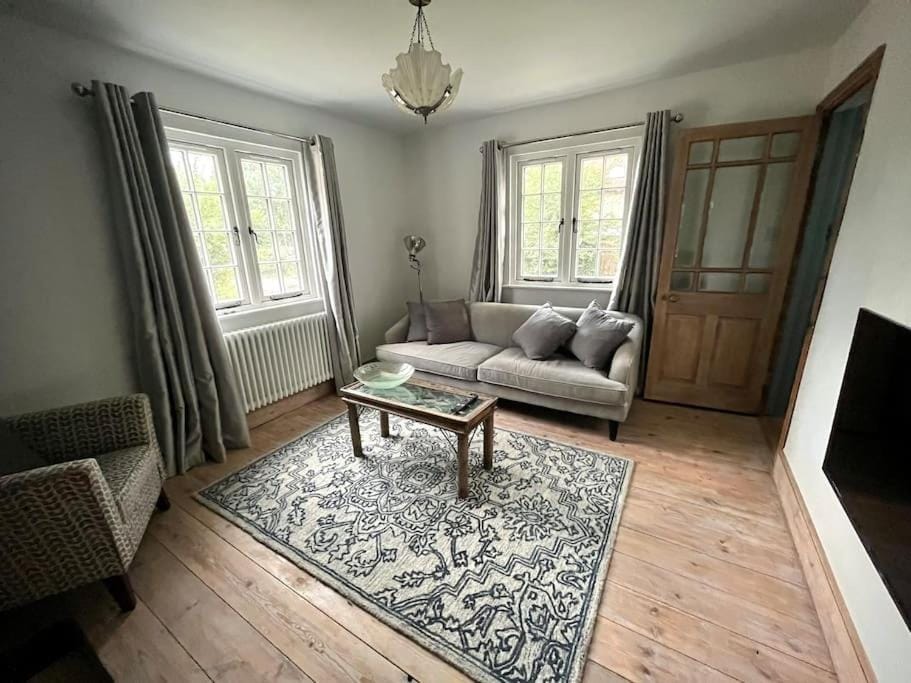 The Cottage, Marlow House in Wycombe District