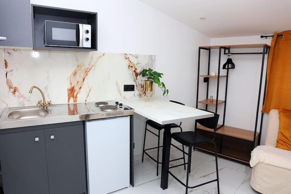 Soleil du Sud Marseille StCharles Reformes Vieux Port Apartment in Marseille
