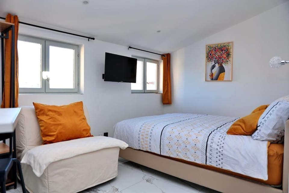 Soleil du Sud Marseille StCharles Reformes Vieux Port Apartment in Marseille