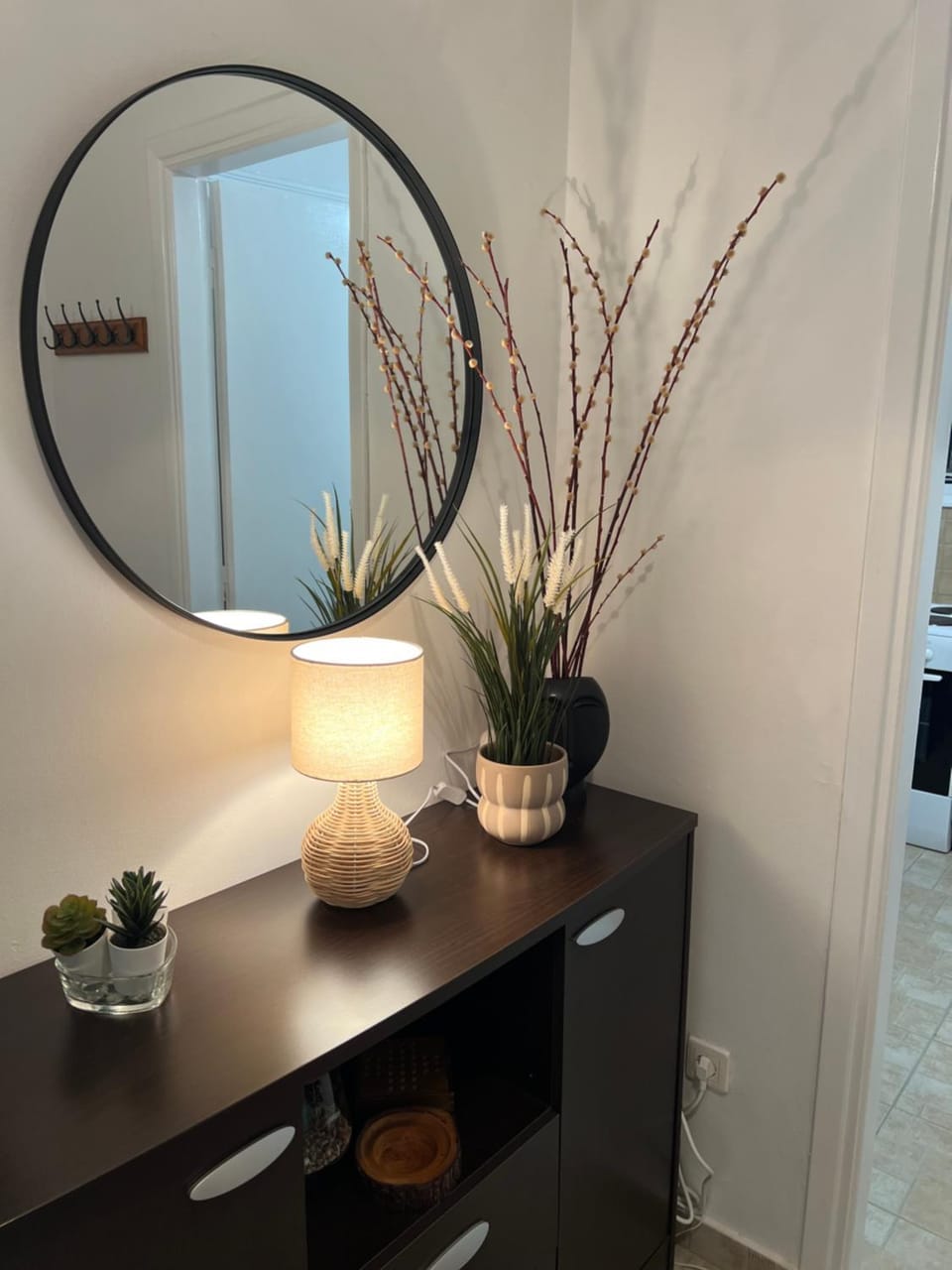 Cozy apartment with big veranda near Athens centre and metro tram Apartment in Athens