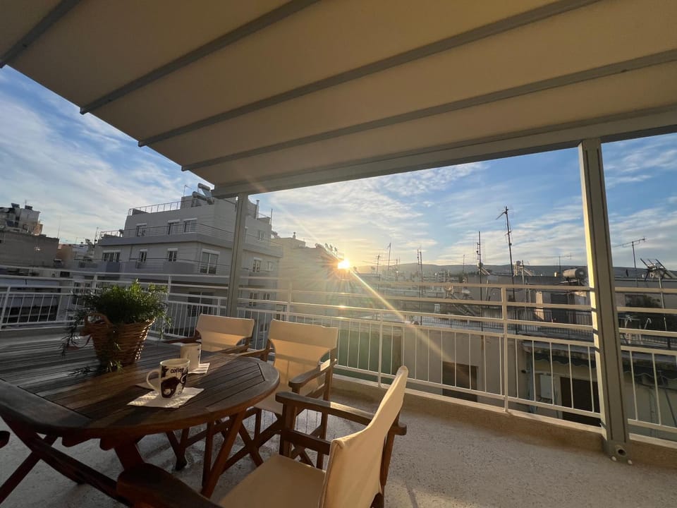 Cozy apartment with big veranda near Athens centre and metro tram Apartment in Athens