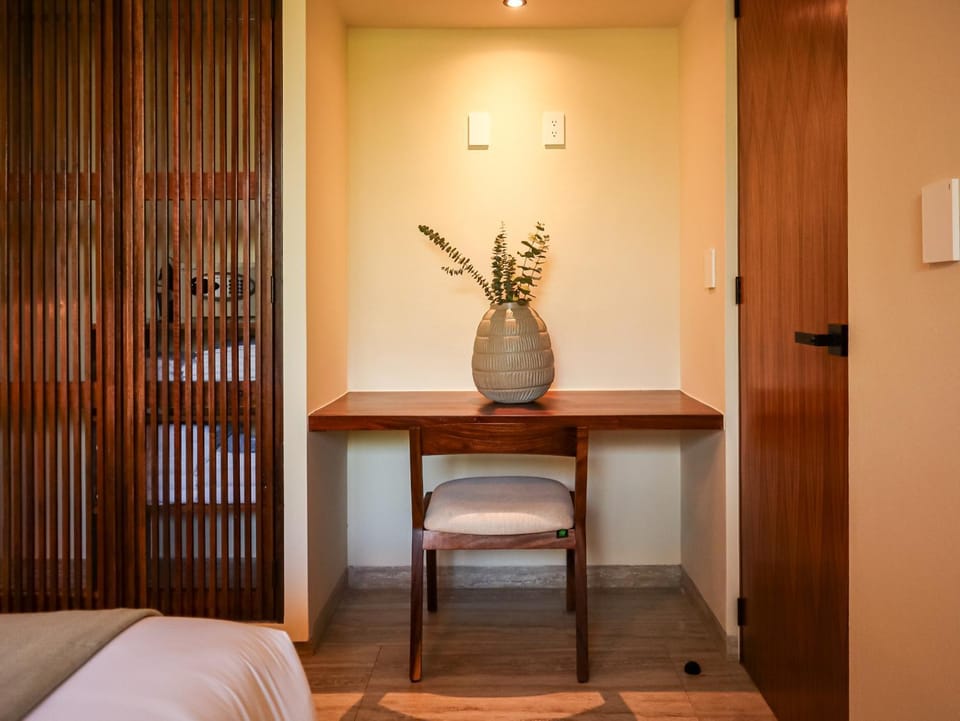 Seating area, Bedroom