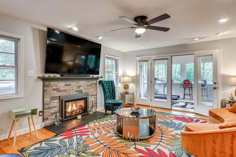 14 Mi to DC: Retreat w/ Patio & Sunroom! House in Prince Georges County