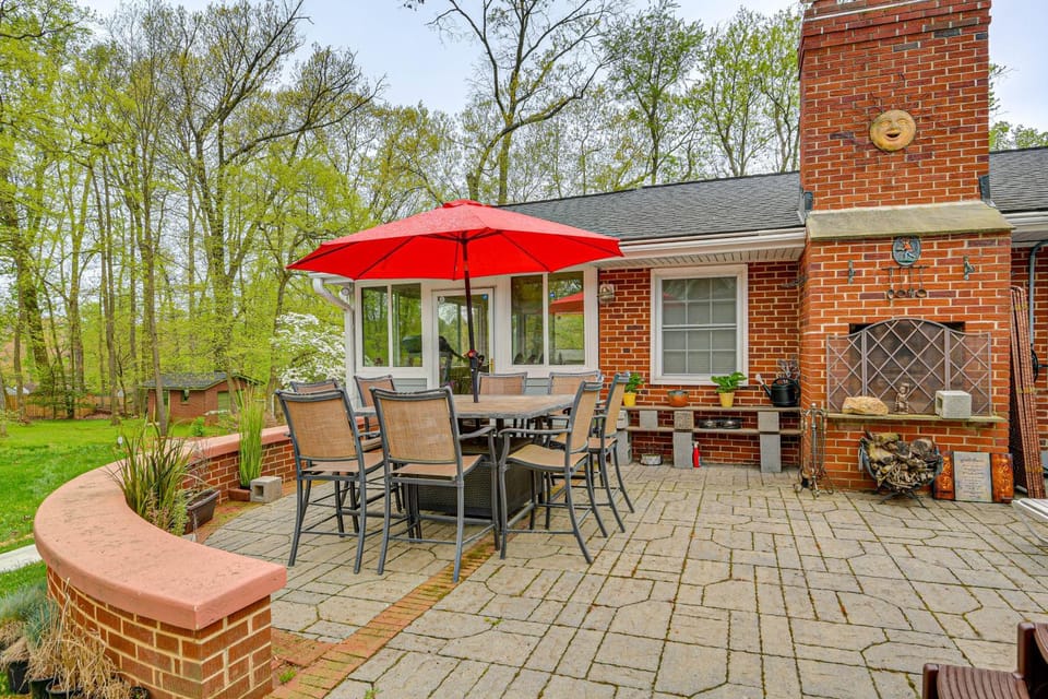14 Mi to DC: Retreat w/ Patio & Sunroom! House in Prince Georges County