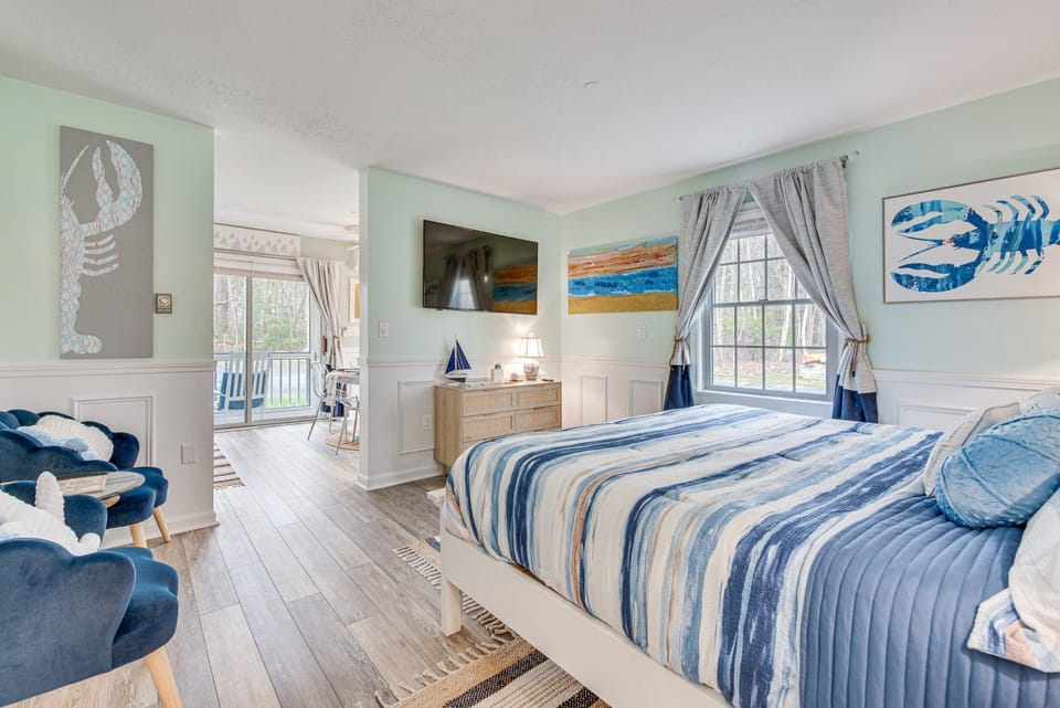 ‘Livin Wells' Retreat, 2 Mi to Drakes Island Beach Apartment in Wells