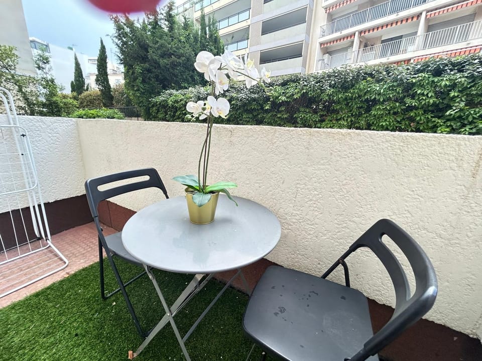 Cosy- 4 pers Hyper Centre - Plage à 2 min à pied Apartment in Saint-Raphael