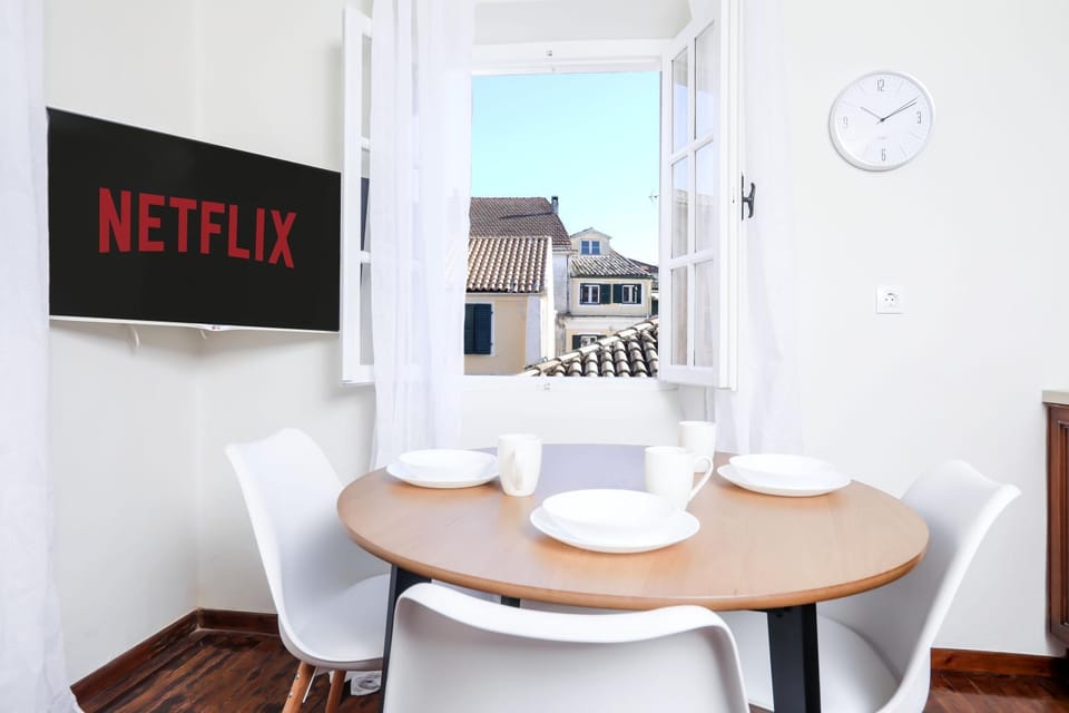 Day, TV and multimedia, View (from property/room), Dining area
