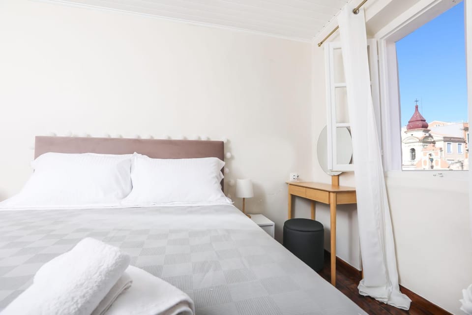 Bed, Bedroom, City view