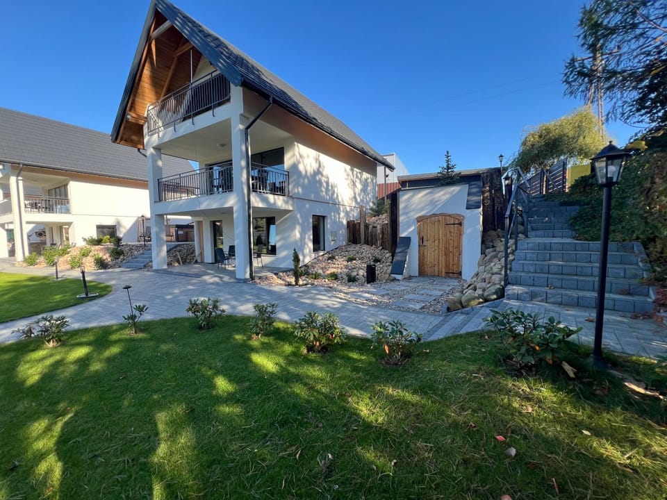 Property building, Spring, Garden, Garden view
