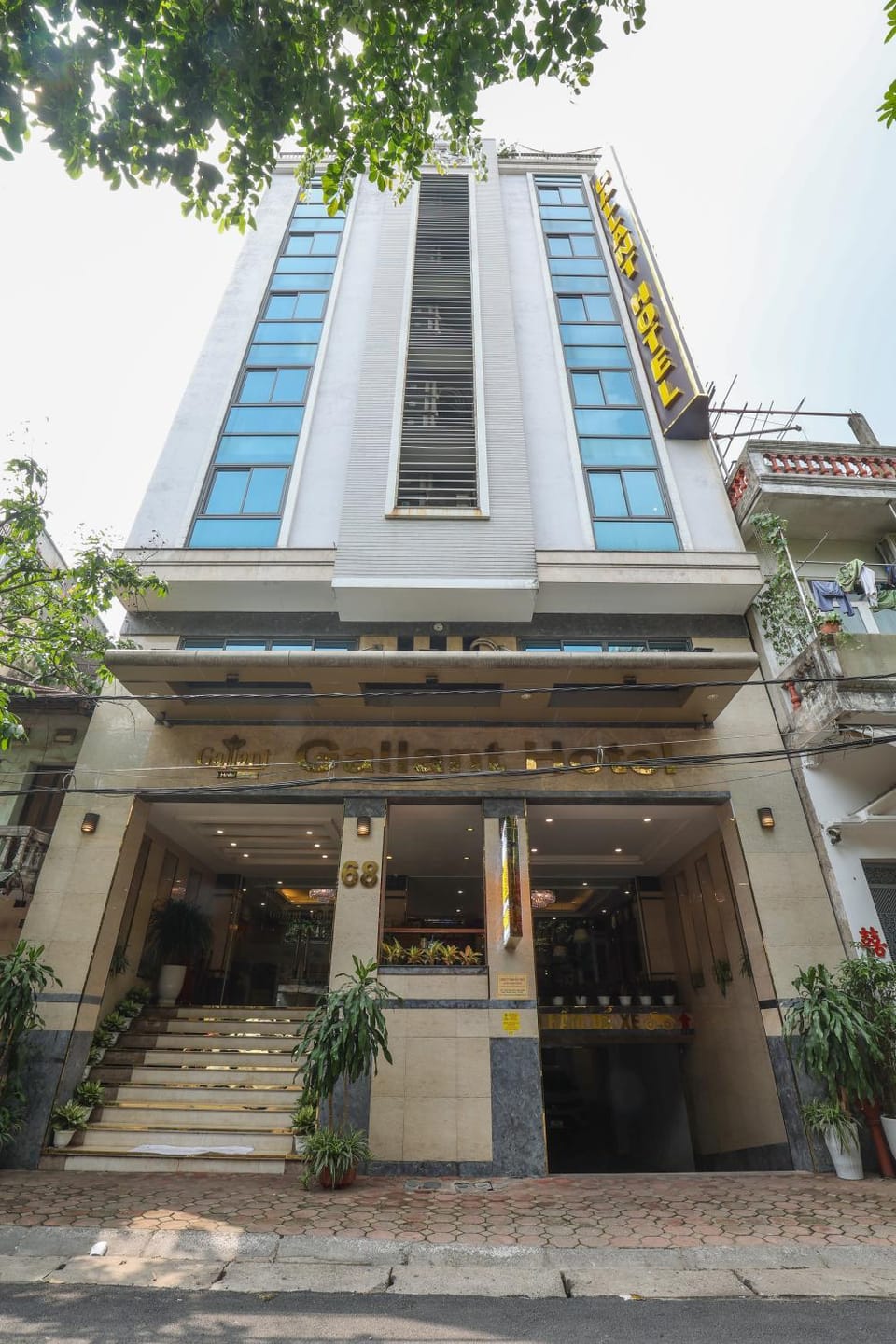 Property building, Facade/entrance, Day