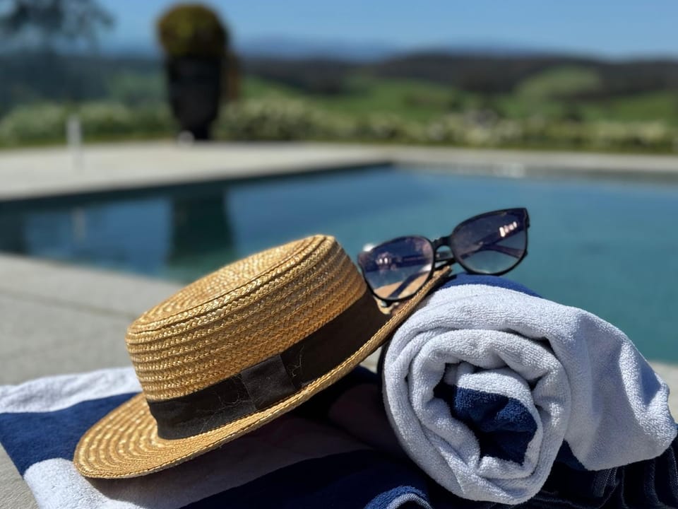 Mountain view, Pool view, Swimming pool