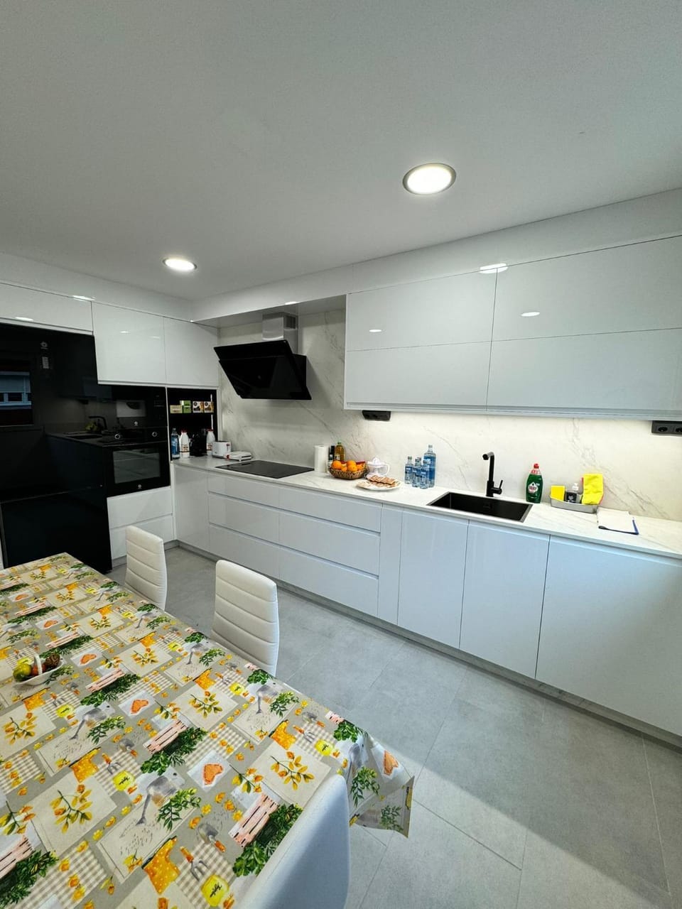 Kitchen or kitchenette, Food and drinks, Food, minibar, oven, pet friendly, stove