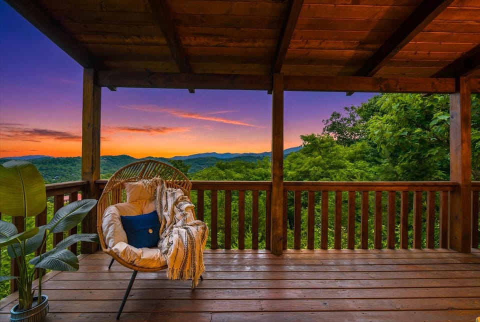 Balcony/Terrace, Mountain view