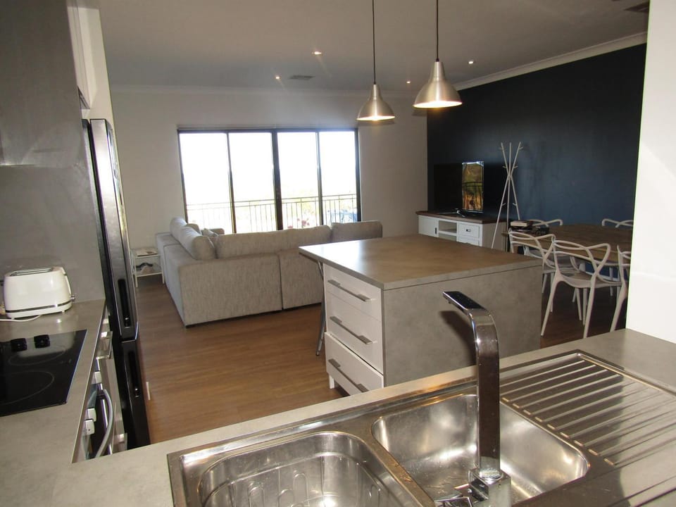 Kitchen or kitchenette, Living room, Dining area