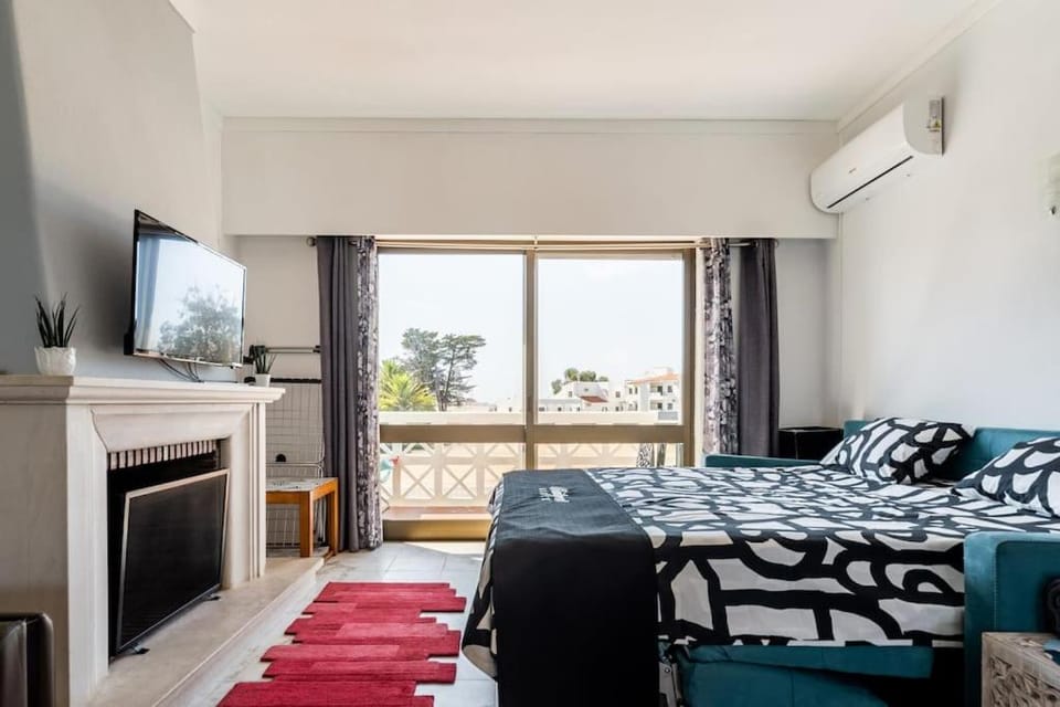 OURA WHITE VIEW Beach 2 min walk sea Apartment in Albufeira