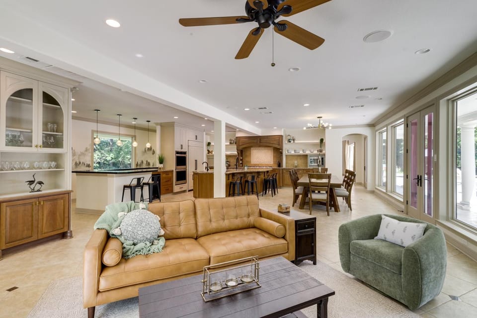 Private 25 Acre Estate w/ Lake: Fish & Canoe! House in Harris County