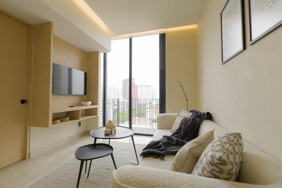 TV and multimedia, Living room, Seating area, Evening entertainment, City view
