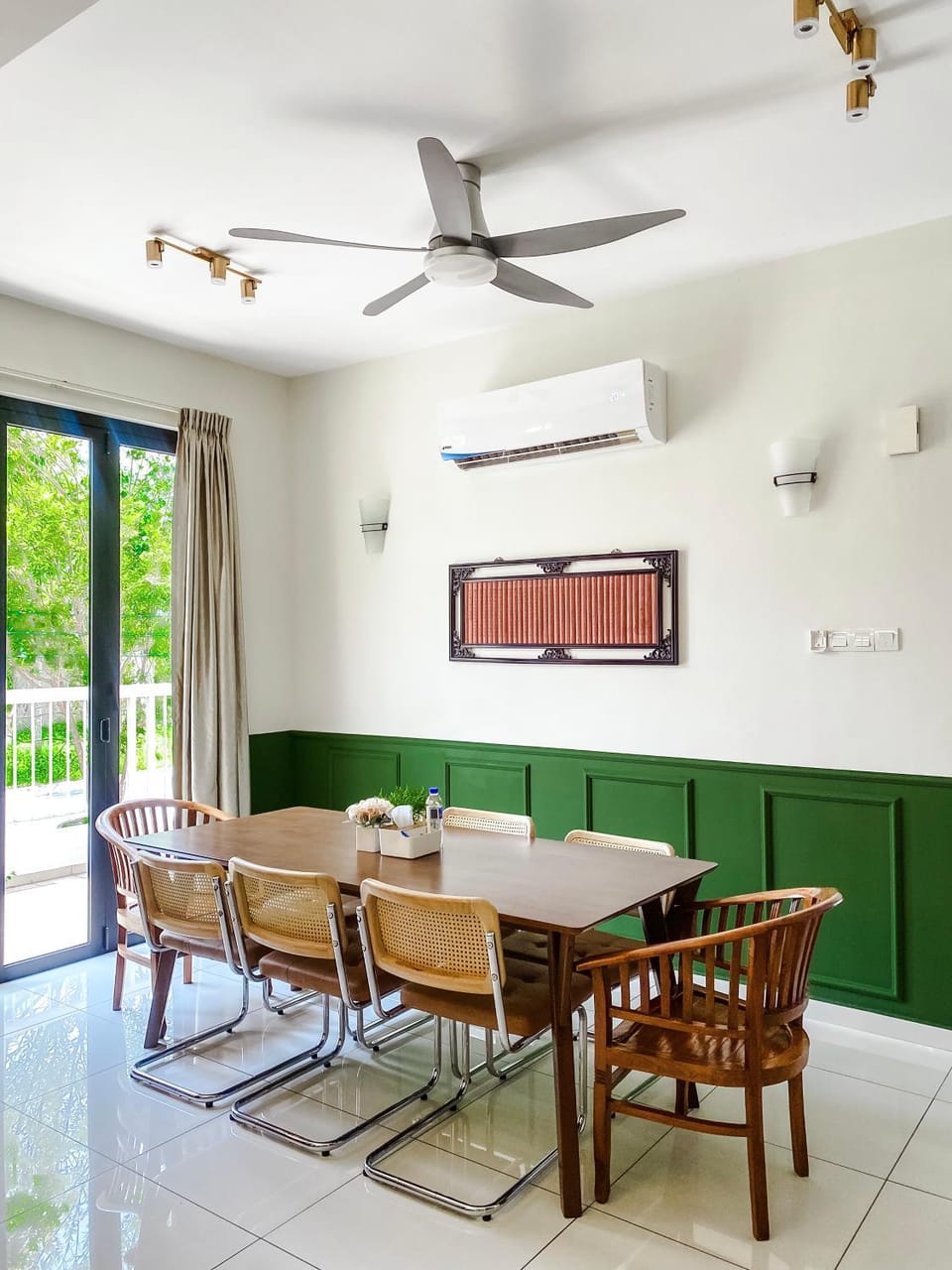 Dining area, air conditioner
