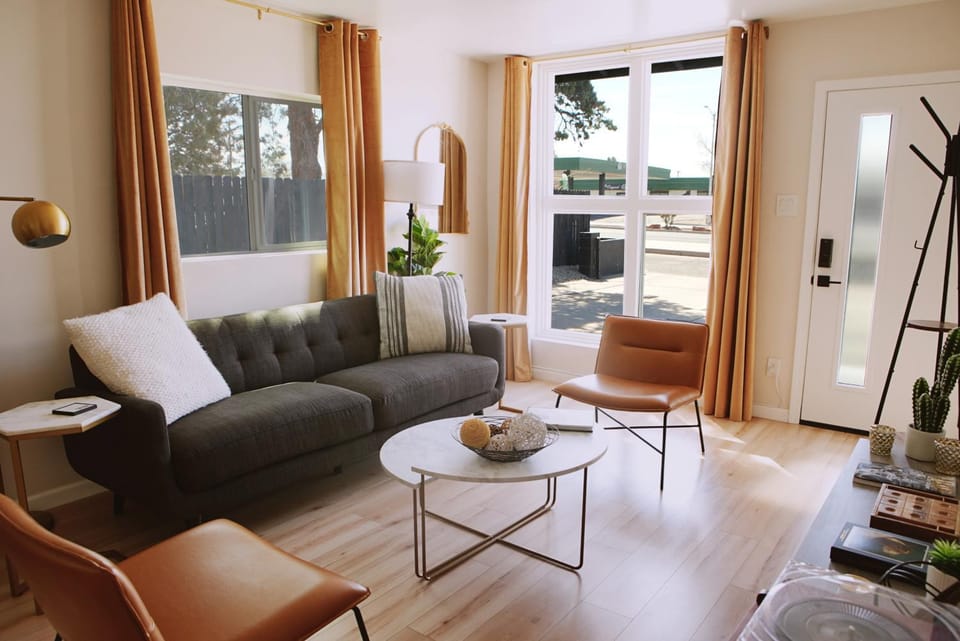 TV and multimedia, Living room, Family