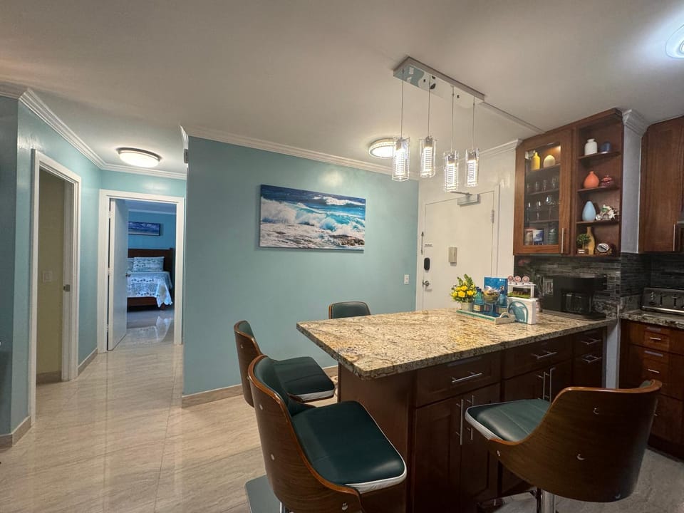 Aloha Waikiki Condo 2Beds, 2Baths, Free Parking. Apartment in Honolulu