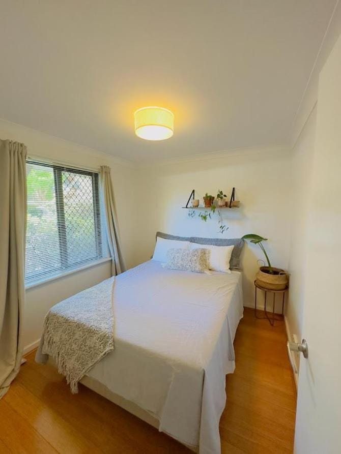 All the comforts by the lake Vacation rental in Perth