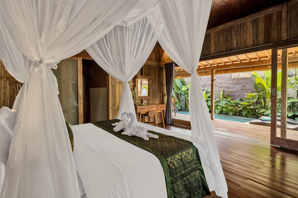Bed, View (from property/room), Photo of the whole room, Bedroom