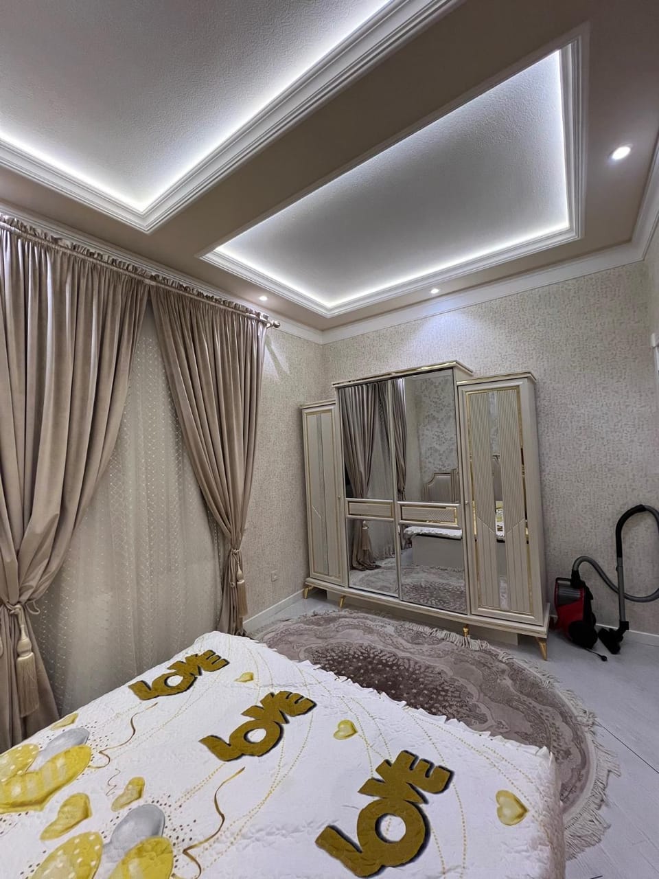 Bed, Bedroom