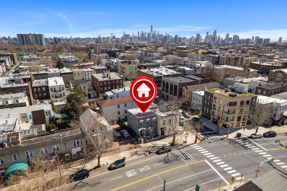Big City Living: Elegant Apartment with NYC Vibes Apartment in Secaucus