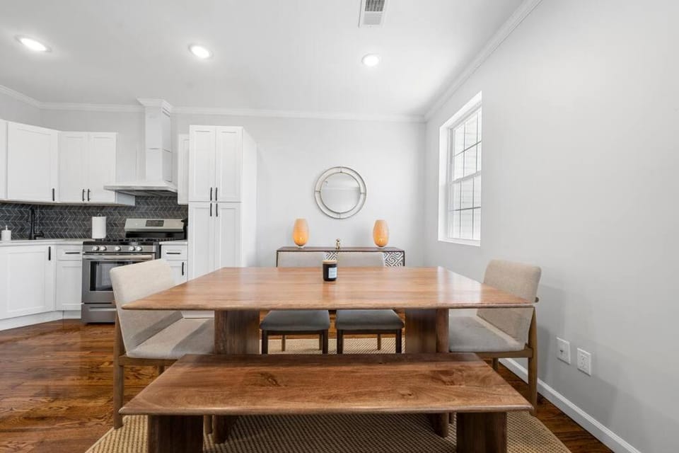 Big City Living: Elegant Apartment with NYC Vibes Apartment in Secaucus