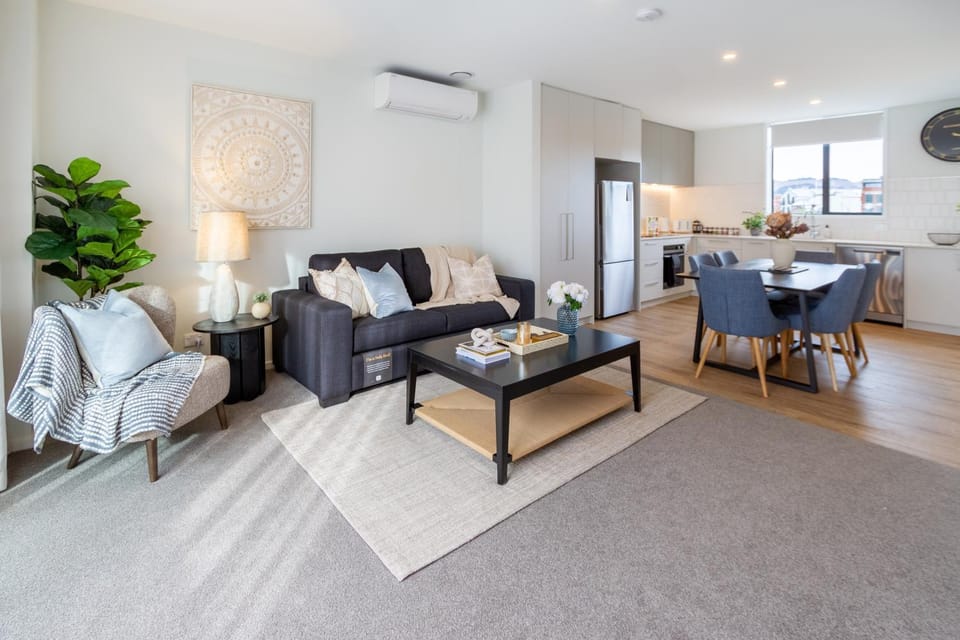 Kitchen or kitchenette, Living room, Photo of the whole room, Decorative detail, Dining area, hair dresser, air conditioner