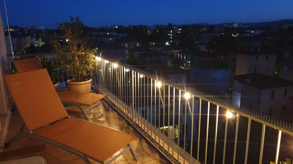 Bellavista panoramic terrace Appartamento con terrazza zona Sant Orsola Apartment in Bologna
