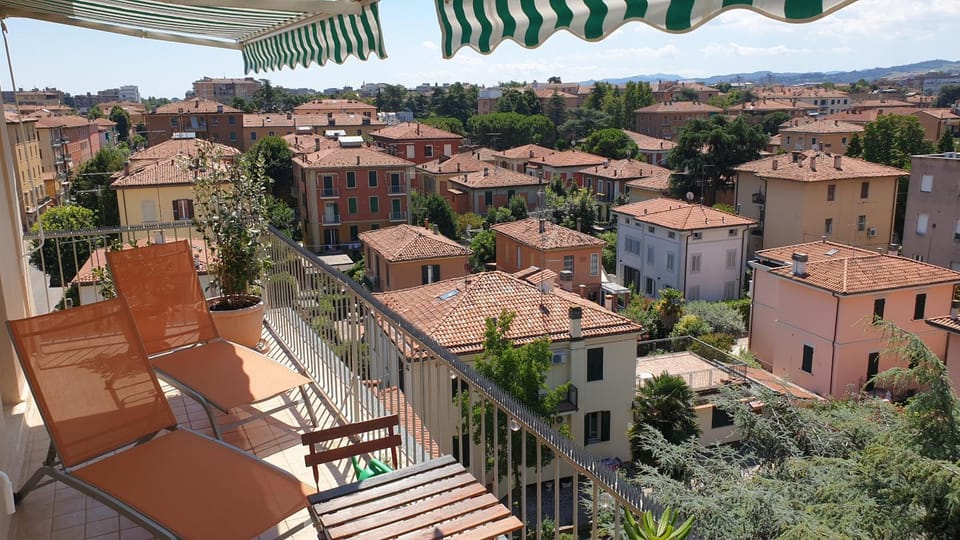 Bellavista panoramic terrace Appartamento con terrazza zona Sant Orsola Apartment in Bologna