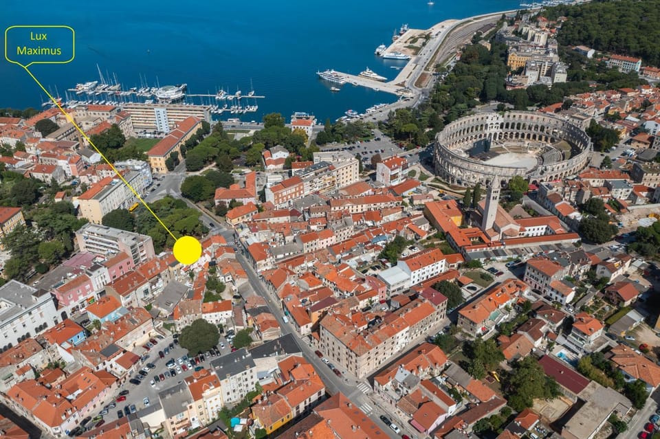 City view, Location