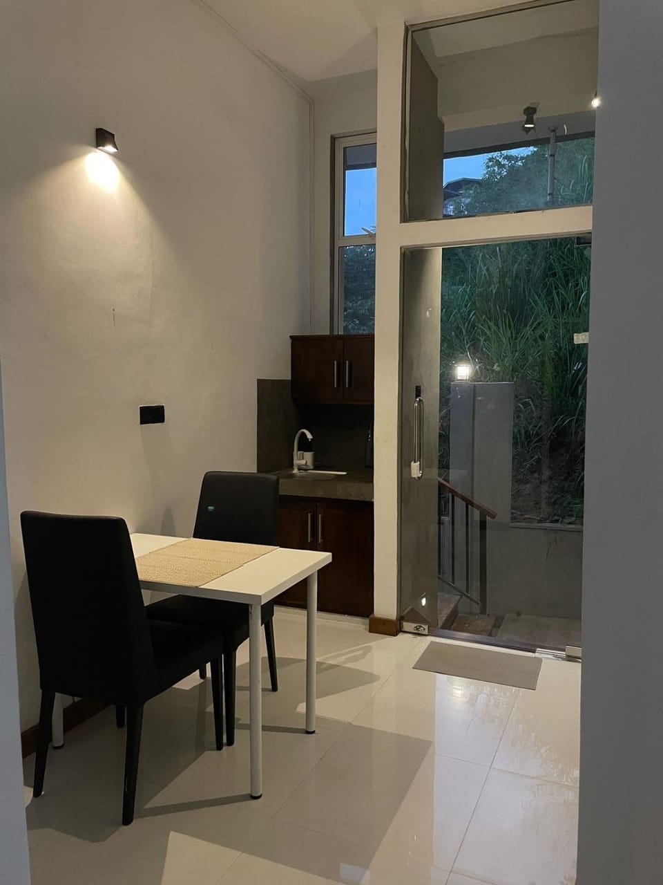 Seating area, Dining area